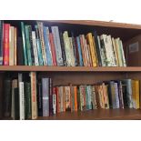 3 SHELVES OF HARDBACK & PAPERBACK BOOKS INCL; ART, HISTORY ETC