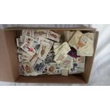 BOX OF LOOSE CIGARETTE CARDS