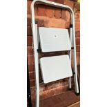 2 STEP - STEP LADDER