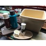 PLASTIC COOL BOX WITH A NUMBER OF THERMOS FLASKS & PLATES