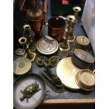 CARTON OF VARIOUS BRASS & COPPER WITH CANDLE STICKS, CHESTNUT ROASTER, HORSE BRASSES ETC