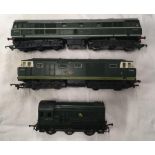 3 TRIANG MODEL TRAINS, CLASS 31, HYMER & DIESEL SHUNTER 08