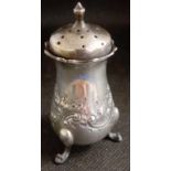 A VICTORIAN SILVER EMBOSSED PEPPER, B'HAM 1898 WARREN & HALL