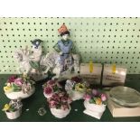 SHELF OF ROYAL ALBERT POSIES & PAIR OF RYE POTTERY 2000 FIGURES