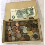 BOX OF MOSTLY UK ASSORTED COPPER AND CUPRO NICKEL COINAGE TOGETHER WITH A £1 NOTE