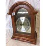 MODERN OAK EFFECT ART MANTEL CLOCK BY SEIKO