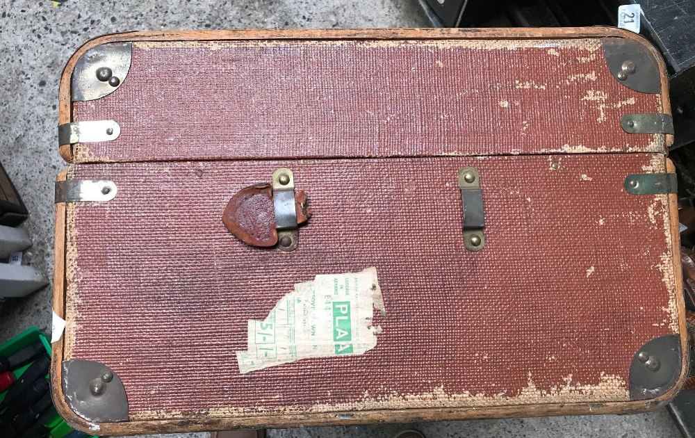 TRAVEL TRUNK WITH BRASS FITTINGS - Image 3 of 3