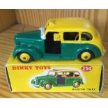 DINKY 254 AUSTIN TAXI BOXED TWO TONE YELLOW UPPER BODY & HUBS GREEN LOWER BODY. TAXI NEAR MIN BOX