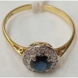 A GOOD SAPPHIRE & DIAMOND CHESTER RING SET IN 18CT GOLD