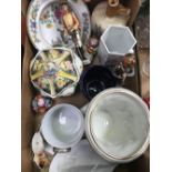 BOX OF CAPODIMONTE PLANTER/DISH & COVER, COUNTRY NEED BREW MUG, V.PORT DUNDIS WHISKY DECANTER,