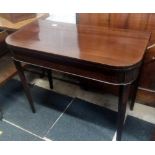 LATE VICTORIAN MAHOGANY SIDE TABLE WITH HINGED EXTENSION (36'' X 36'' MAXIMUM)
