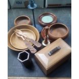 CARTON OF TREEN ITEMS INCL; BOWLS, ROUND PICTURE FRAMES & CASKET