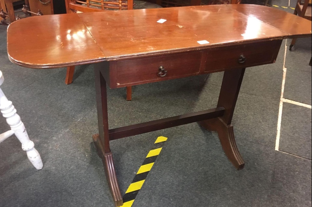 MAHOGANY SOFA TABLE WITH 2 DRAWERS (TOP SCRATCHED) - Image 4 of 4