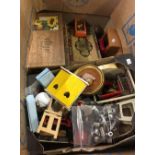 CARTON OF MISC DOLLS HOUSE FURNITURE & FITTINGS