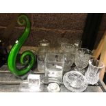 PART SHELF OF CRYSTAL BOWLS, VASES & GREEN GLASS DECORATIVE ORNAMENT