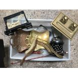 CARTON WITH BRASS & GLASS INK SET, BRASS CRUMB SCOOP & OTHER BRASS WARE