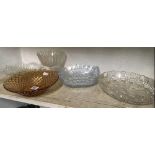 4 GLASS FRUIT BOWLS & A GLASS DESSERT DISH