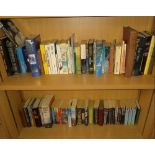 2 SHELVES OF MIXED HARDBACK & PAPER BACK BOOKS