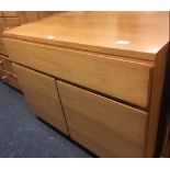 RETRO 2 DOOR SINGLE DRAWER CABINET