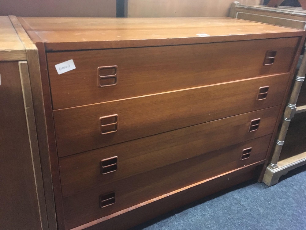 RETRO CHEST OF 4 DRAWERS
