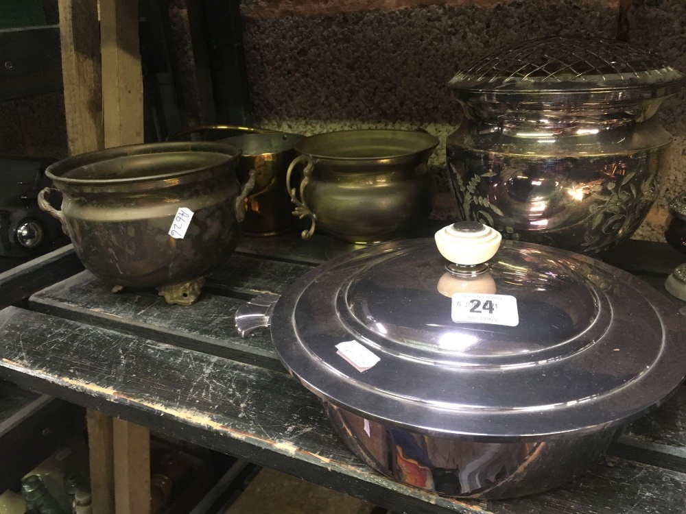 SHELF OF VARIOUS BRASS & PLATEDWARE - Image 3 of 3