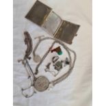 QTY OF MIXED WHITE METAL SILVER ITEMS