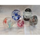 5 PAPER WEIGHTS - 2 BY CAITHNESS SCOTLAND, CASCADE & MOON CRYSTAL