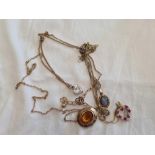 QTY OF MISC GOLD & SILVER TANGLED JEWELLERY