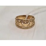 MEN'S CELTIC CLADDAGH RING (POSS 9ct GOLD) SIZE V. 5.4gms