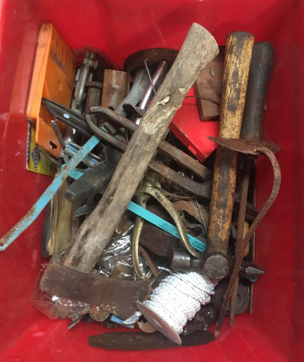 CARTON OF VARIOUS TOOLS (HAMMER, CHOPPER ETC)