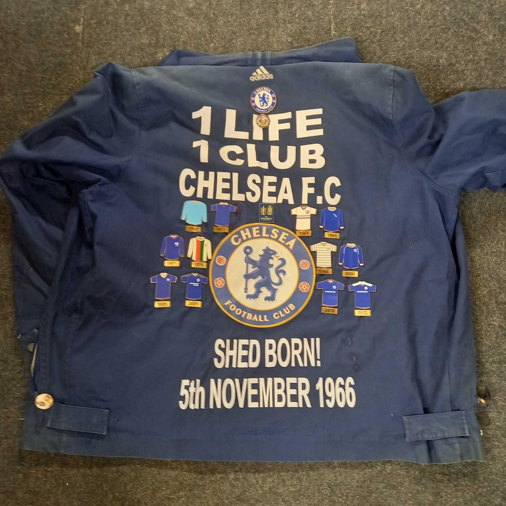 A UNIQUE ADIDAS CHELSEA FOOTBALL CLUB SUPPORTERS JACKET SIZE XL COVERED IN PIN BADGES (GLUED ON) - Image 8 of 9