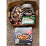 CARTON WITH A MICROWAVE BRAZER BROWNER, BATHROOM TOILET SET & OTHER BRIC-A-BRAC
