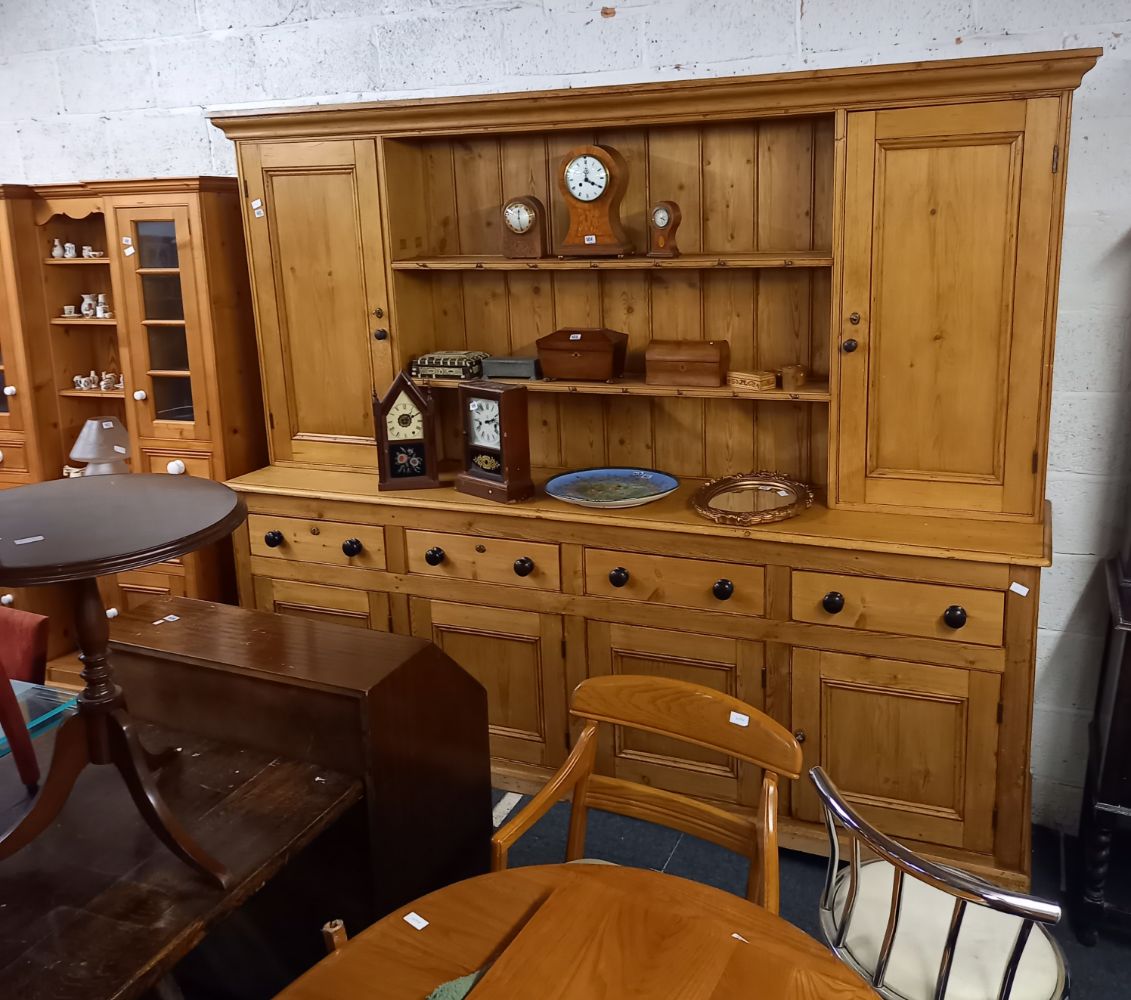 Whitton & Laing - Queens Road Auctions -   ANTIQUE AND MODERN FURNISHINGS, SILVER, JEWELLERY, COINS & COLLECTABLES