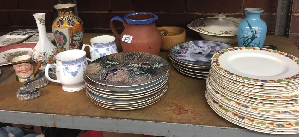 SHELF OF MIXED CHINAWARE INCL; COLLECTOR PLATES BY COALPORT & DANBURY MINT