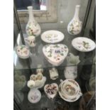 2 SHELVES OF WEDGWOOD, WILD STRAWBERRY CHINA, AYNSLEY & A HEART SHAPED AYNSLEY TRINKET CONTAINER