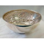 SILVER ROSE BOWL ON DECORATED FOOT 8'' DIA BY ELKINGTON, BIRMINGHAM 1962, w. 460g APPROX - NO