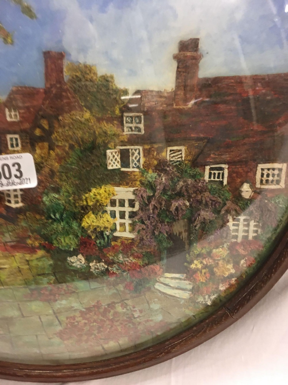 CIRCULAR OIL PAINTING OF COTTAGES WITH SUMMER GARDENS PAINTED WITH THICK IMPASTO, FRAMED AND UNDER - Image 2 of 3