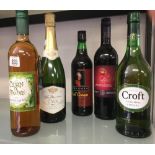 5 BOTTLES OF WINE INCL; CROFT SHERRY, NOBLEMAN FULL CREAM LIQUOR, CAVA, MULLED WINE & 1 OTHER