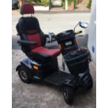 BLACK ST EXTREME MOBILITY SCOOTER WITH TWIN MOTOR TECHNOLOGY