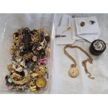 TUB OF COSTUME JEWELLERY, BROOCHES, CHAINS, HAIRSLIDES