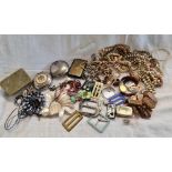 BAG OF MISC METALWARE INCL; TOBACCO POUCHES, NECKLACES & BROOCHES