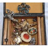 SMALL JEWEL BOX WITH MISC COSTUME JEWELLERY