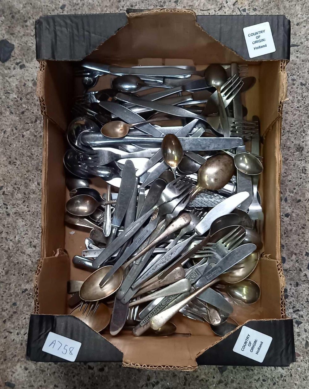 CARTON OF MAINLY STAINLESS STEEL CUTLERY