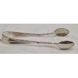 A SIMILAR PAIR OF SILVER SUGAR TONGS, B'HAM 1906