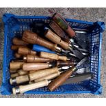 CARTON OF MISC WOOD HANDLED WOOD CHISELS INCL; STANLEY