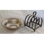 4 BAR SILVER TOAST RACK & A SMALL DISH APPROX 155g
