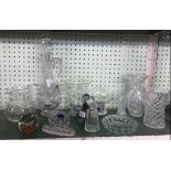 SHELF OF GLASSWARE INCL; JUG, VASE & GLASS CLARET JUG WITH SILVER BANDING? ETC