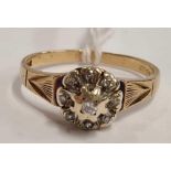 GOOD 18ct SOLITAIRE DIAMOND CLUSTER RING (MARKED B)