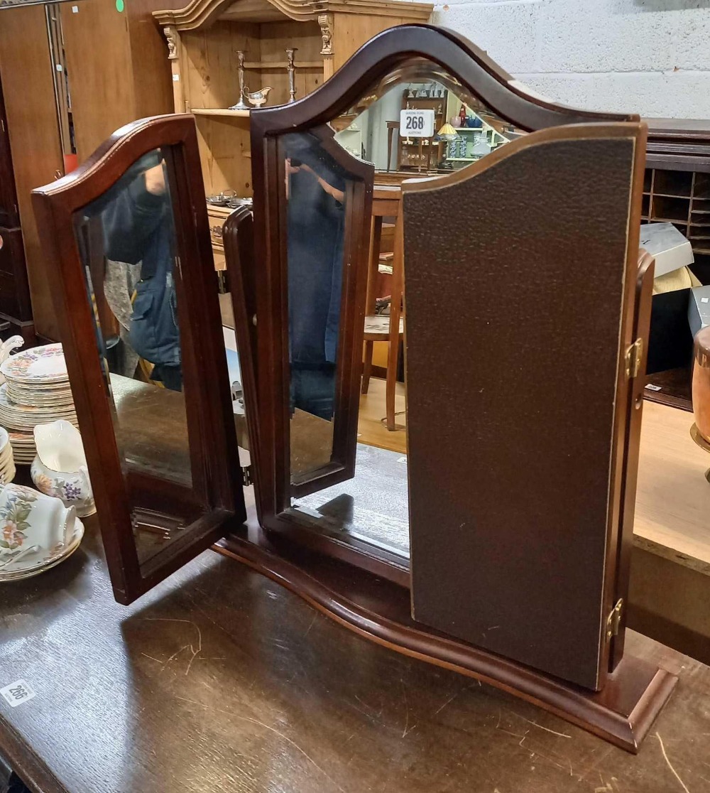 MAHOGANY DRESSING TABLE WITH TRIPLE MIRROR, ARCHED TOP