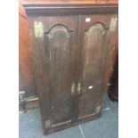 LARGE GEORGIAN OAK CORNER CUPBOARD WITH ORIGINAL BRASS HINGES, 4fT 4'' HIGH